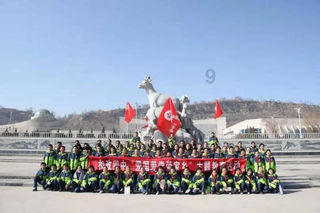 【两会精神看落实】满怀信心齐奋进 笃行实干启新程——乌鲁木齐市人大代表、市政协委员回到岗位,结合实际学习宣传贯彻市两会精神,凝聚干事创业的磅礴力量